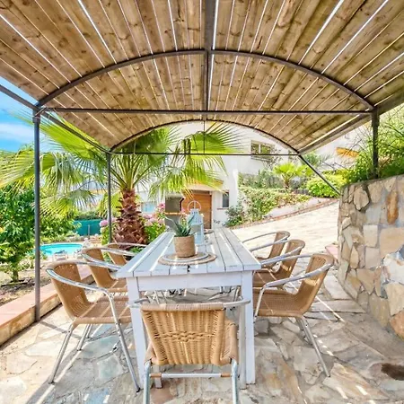 Villa Sleeps 10 Pool Wifi Lloret de Mar